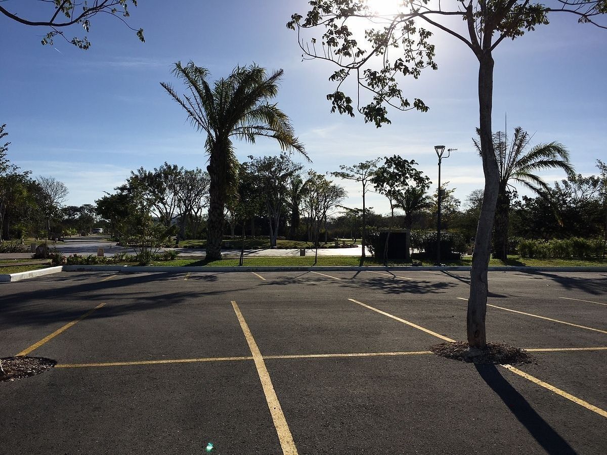 23 de 23: Estacionamiento de Visitas