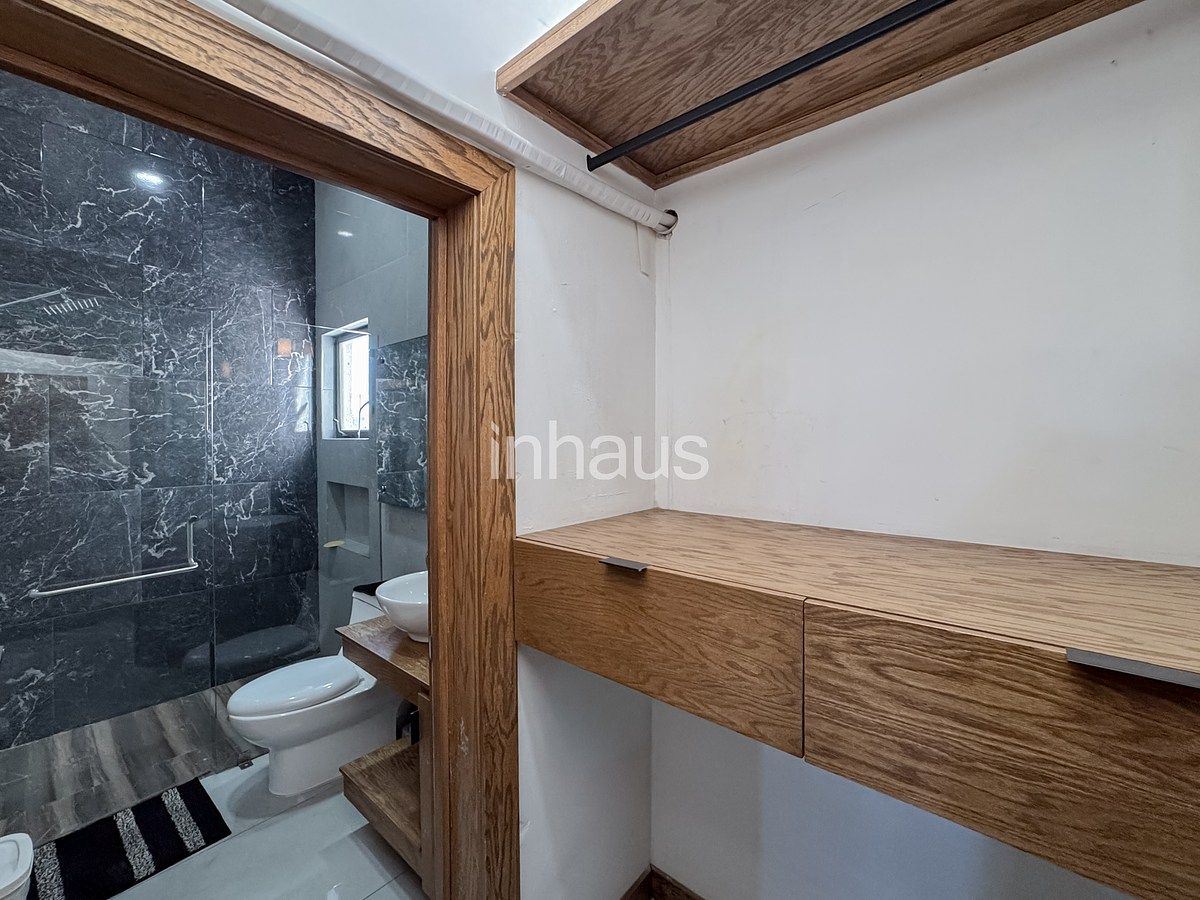 11 de 26: BAÑO COMPLETO 1