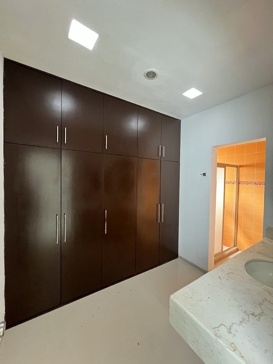 17 de 34: Baño y closet vestidor recámara 3 planta alta