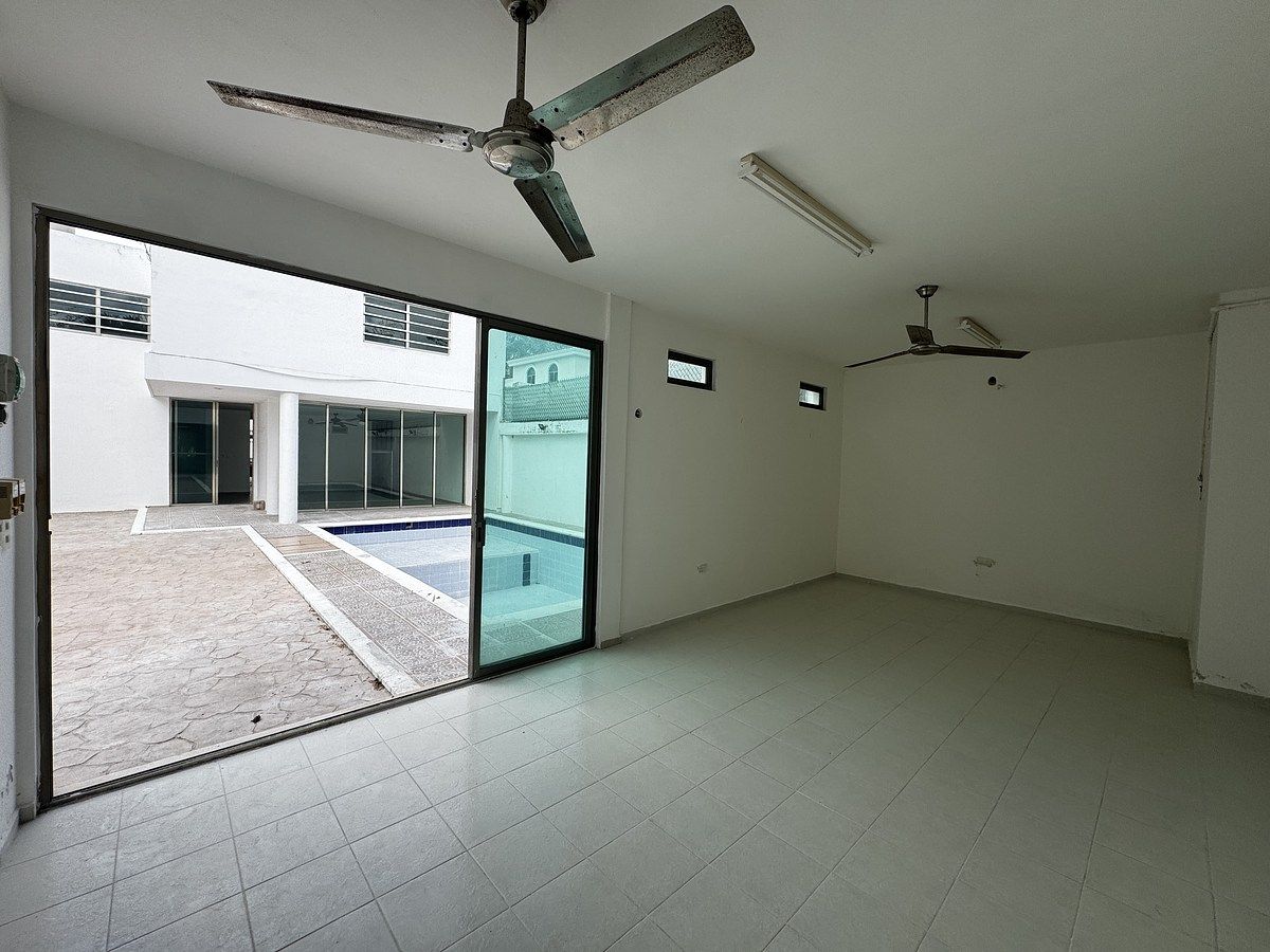 25 de 45: Cuato de juegos planta baja construcción trasera