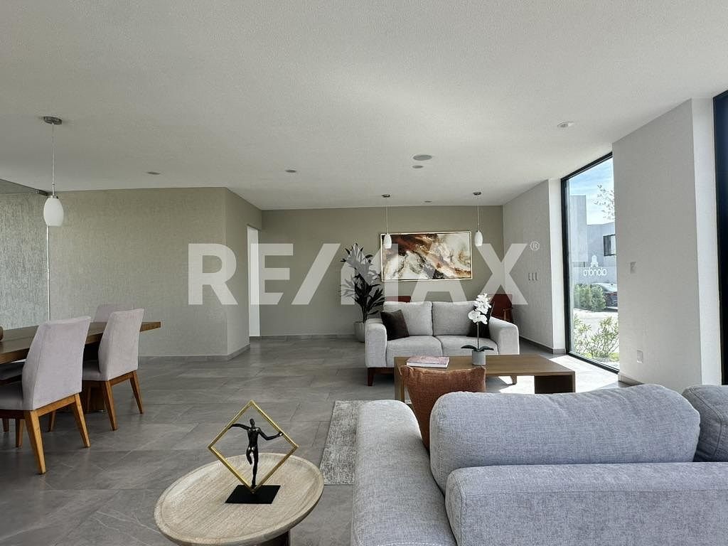 28 de 33: salón de usos múltiples