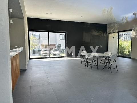 26 de 33: salón de usos múltiples