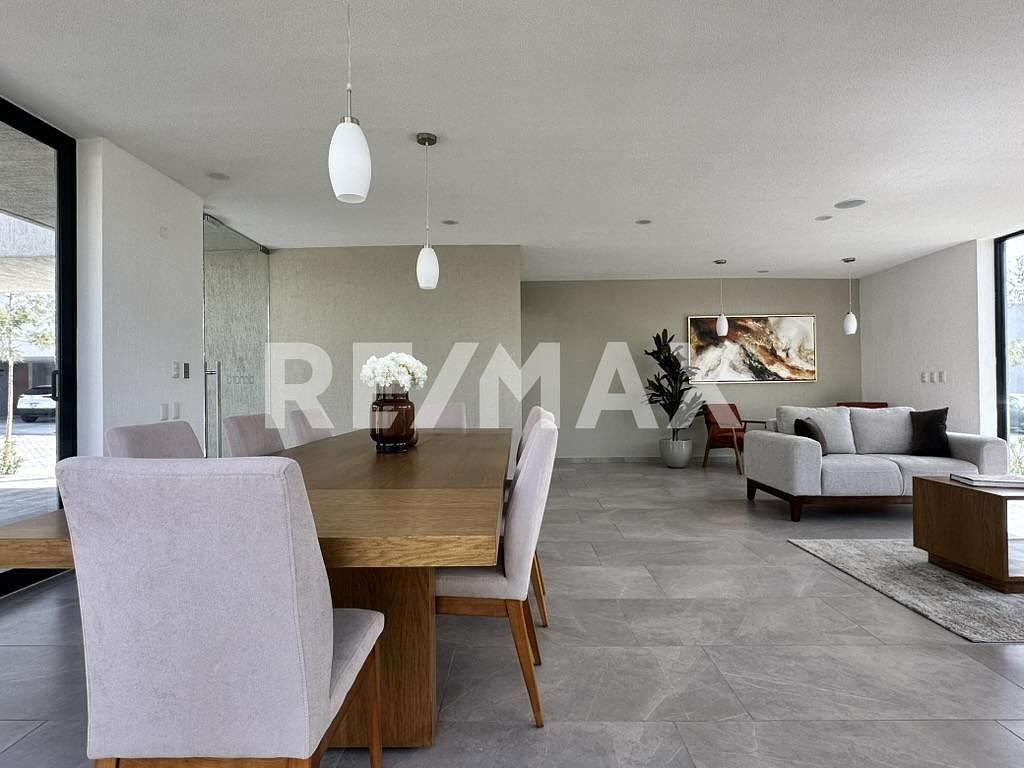 27 de 33: salón de usos múltiples