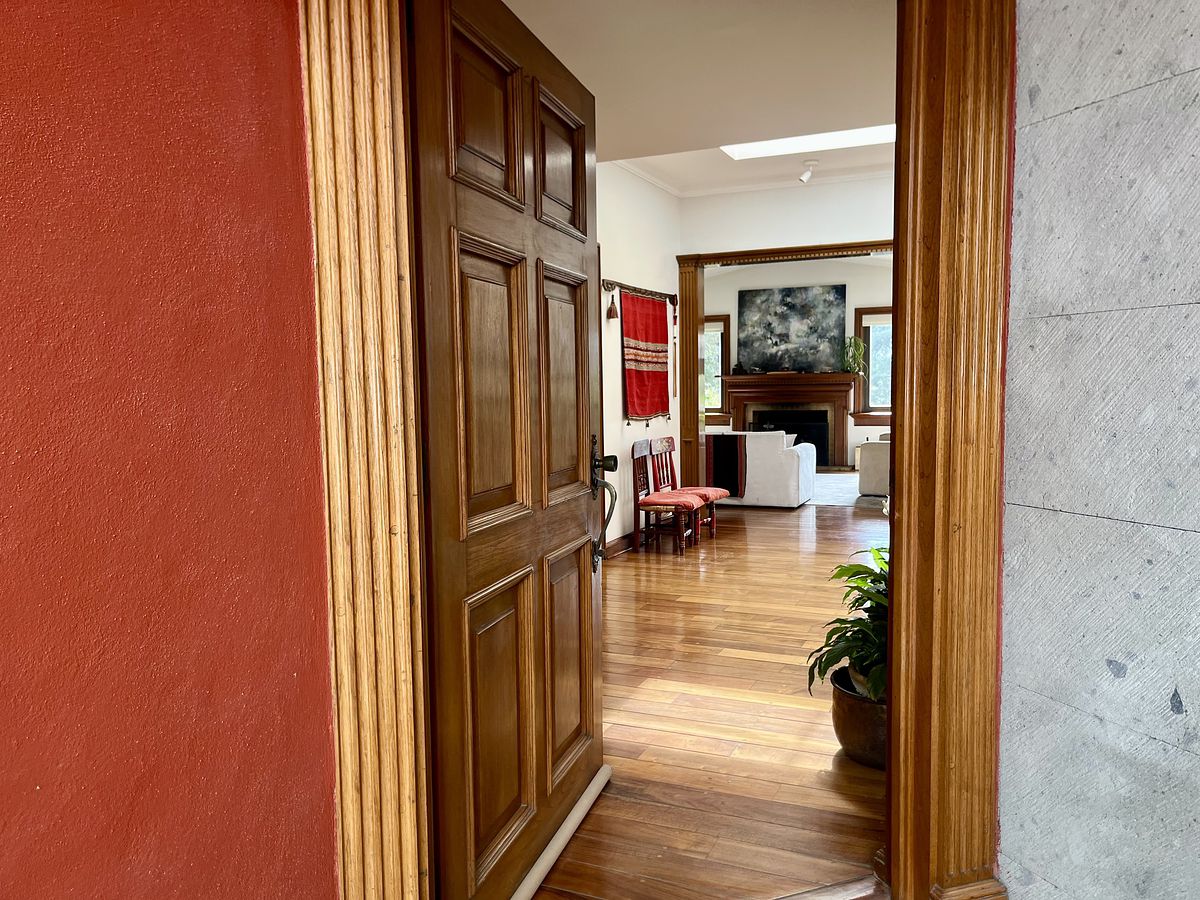 2 de 30: Entrada a la Casa