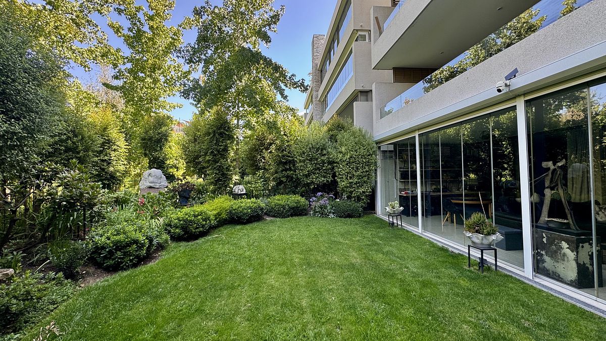 1 de 27: Jardin privado vista 1