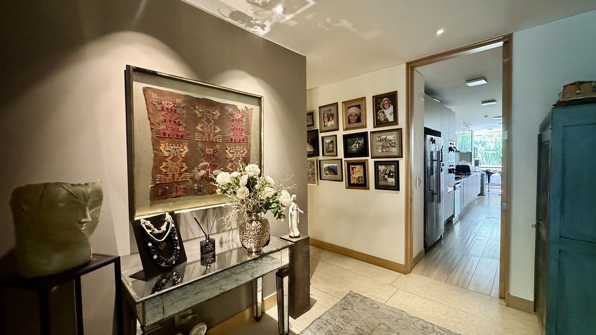 2 de 27: Hall entrada vista 1