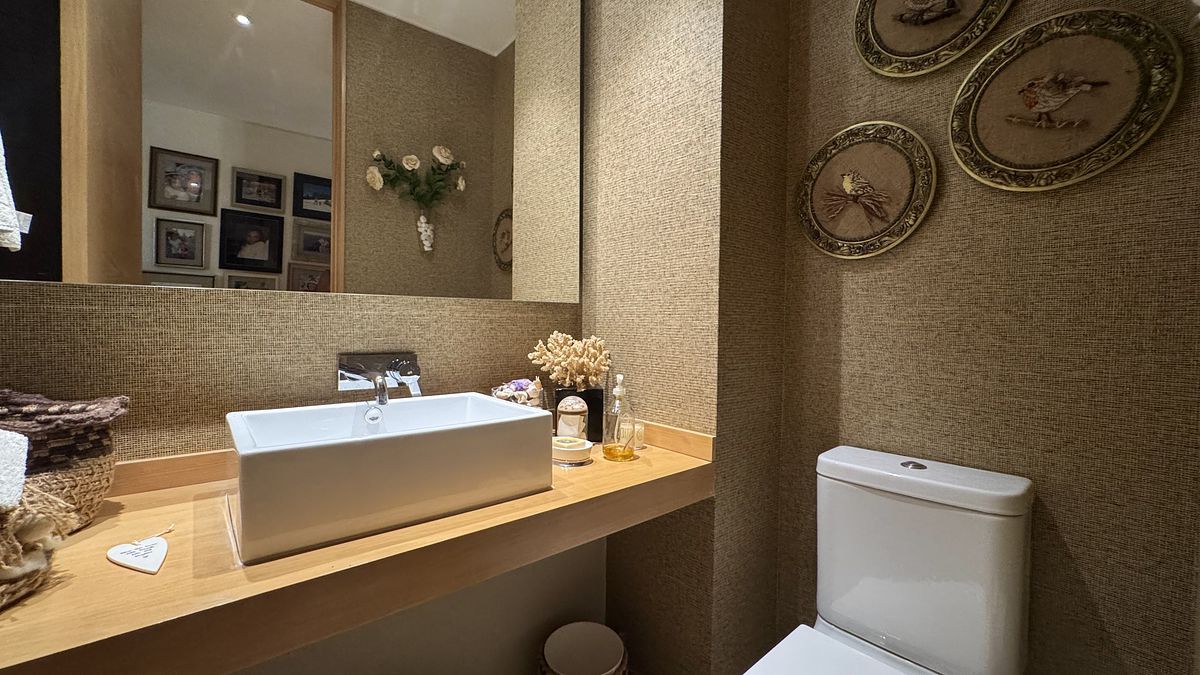 14 de 27: Baño de visitas