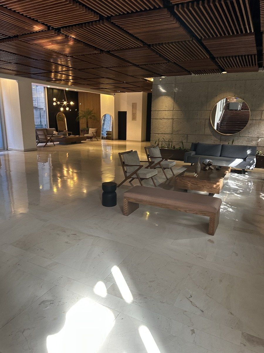 1 of 43: Entrada Torre 4