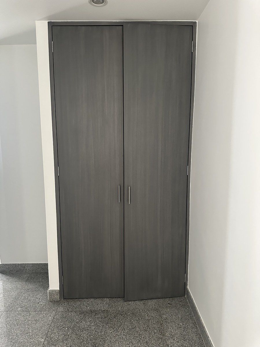 14 de 38: Clóset blancos