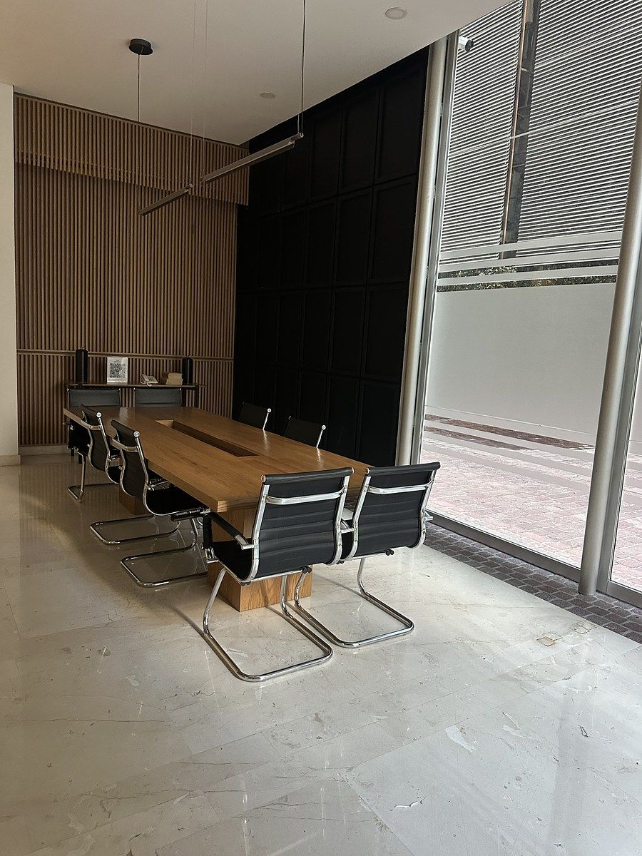 29 de 38: Business center