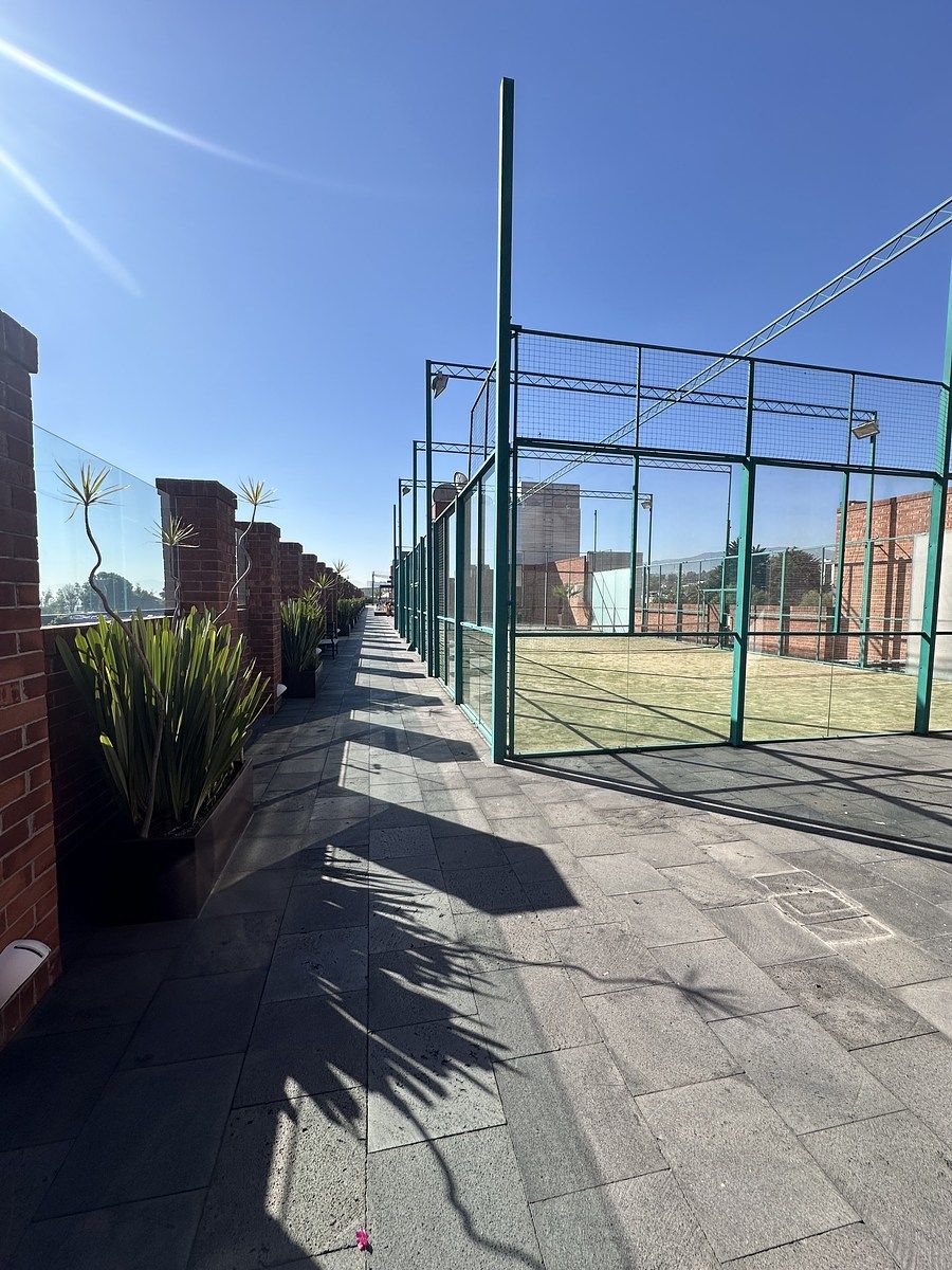 32 de 38: Canchas pádel