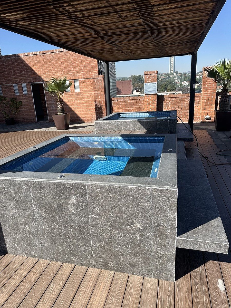 33 de 38: Jacuzzis exteriores