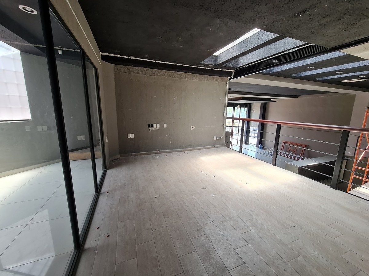 5 of 10: Privado 2da Planta