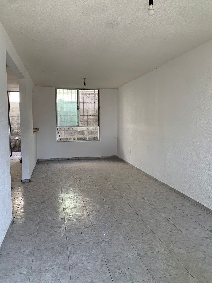 2 de 8: Estancia amplia de Sala Comedor