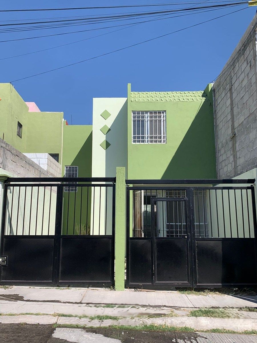 1 de 8: Casa de 2 plantas