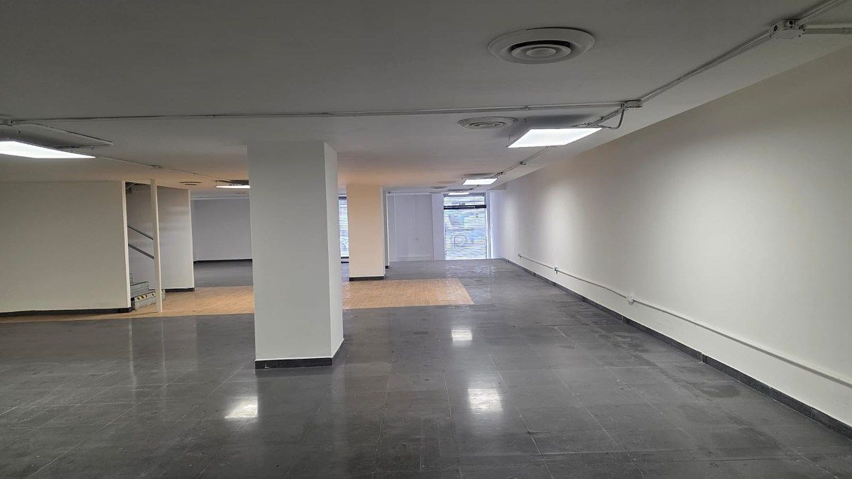 12 of 14: Planta baja hacia el frente