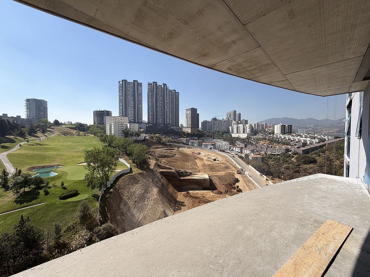 2 de 16: TERRAZA VISTA AL CAMPO