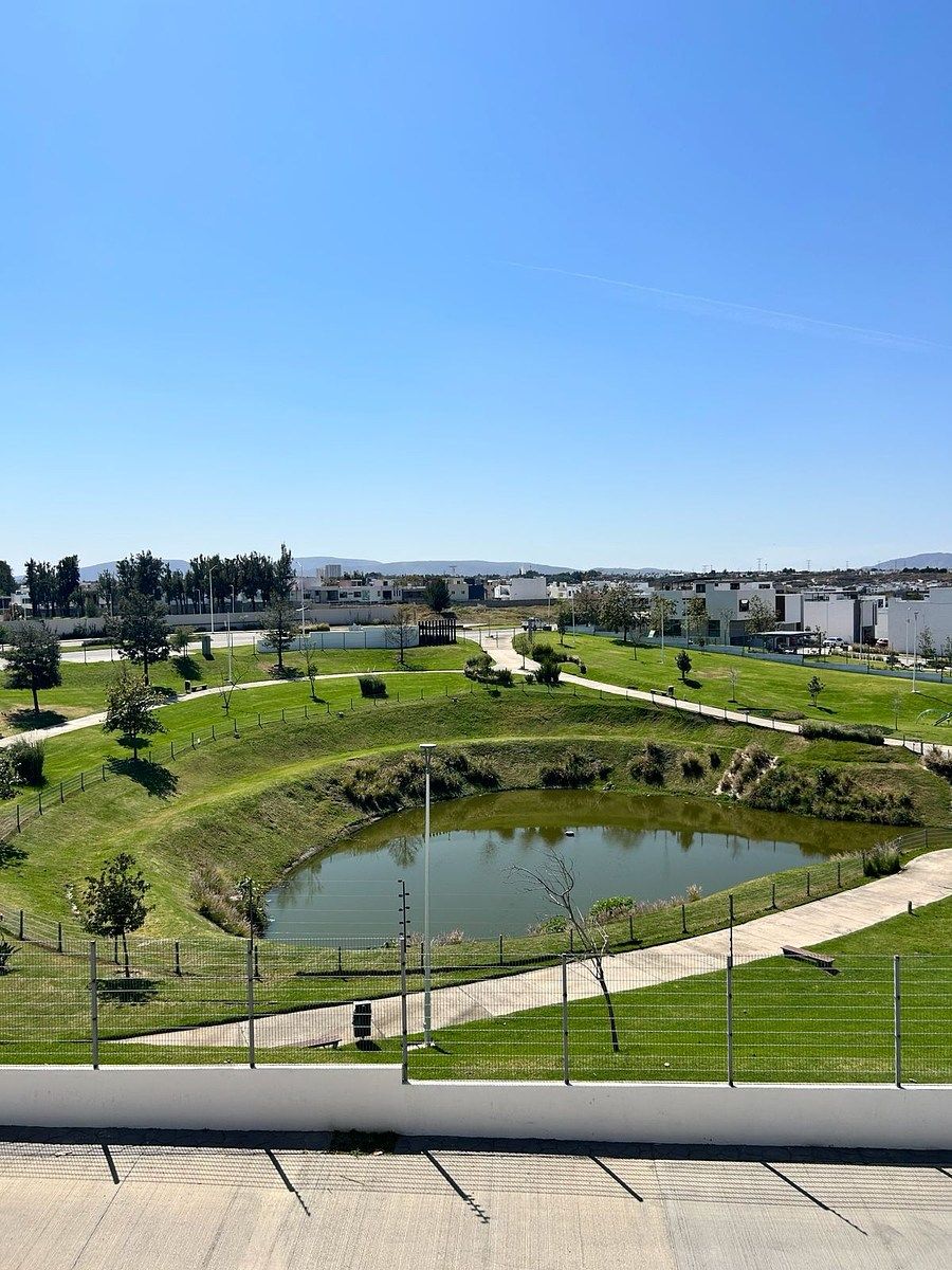 HOUSE FOR SALE IN VALLE IMPERIAL - MAPLES GATED COMMUNITY - foto 1