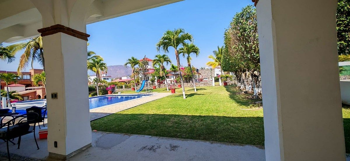 22 de 27: Salón de usos múltiples aun lado de la alberca.