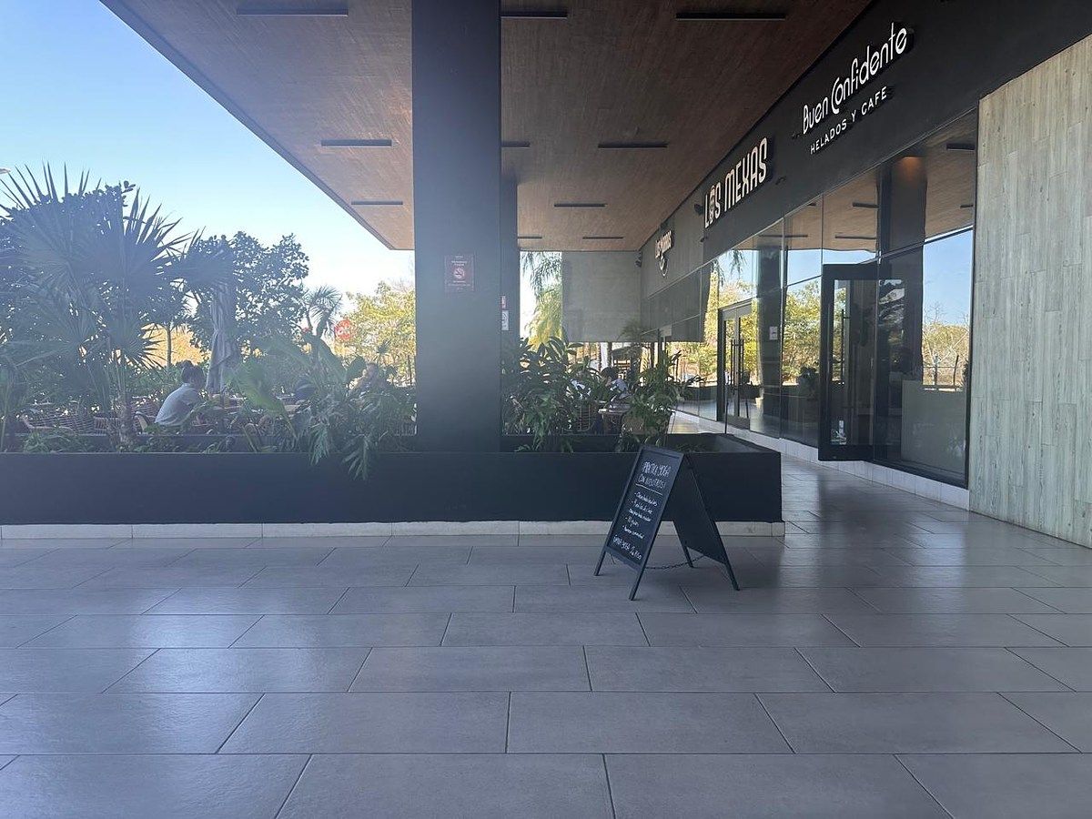 43 de 43: Restaurantes en la parte de abajo