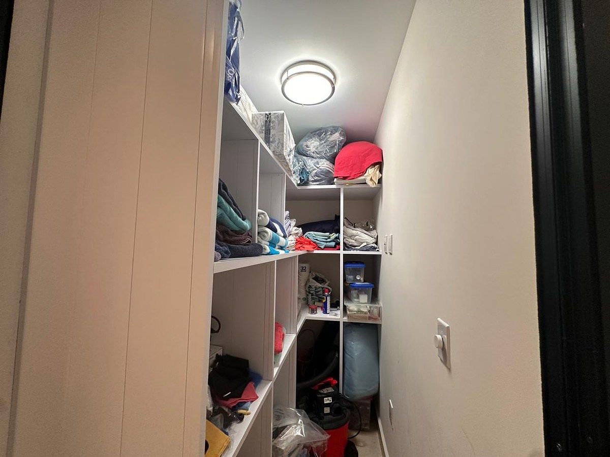 18 de 43: Closet de blancos