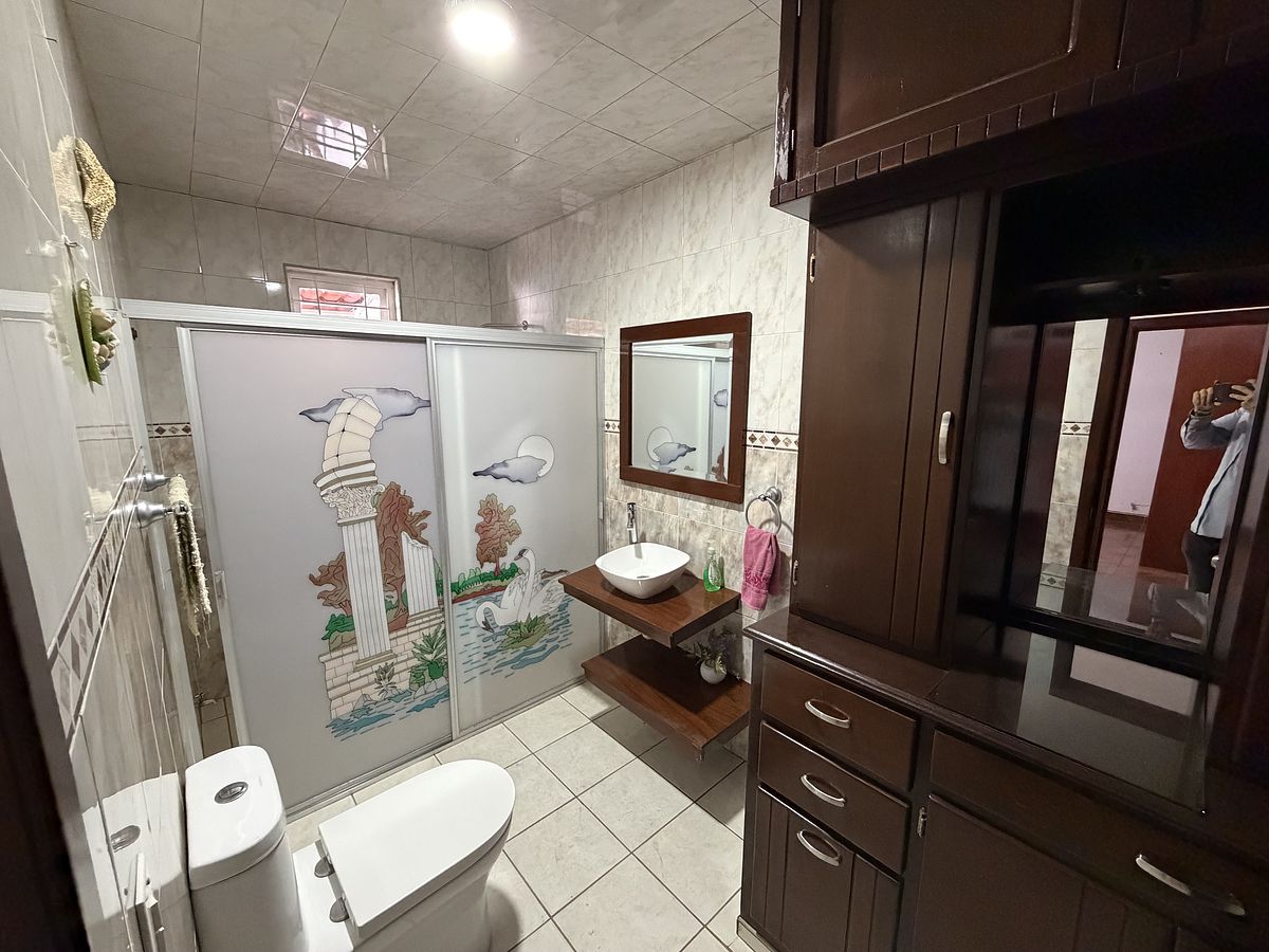 17 de 49: Baño Planta baja