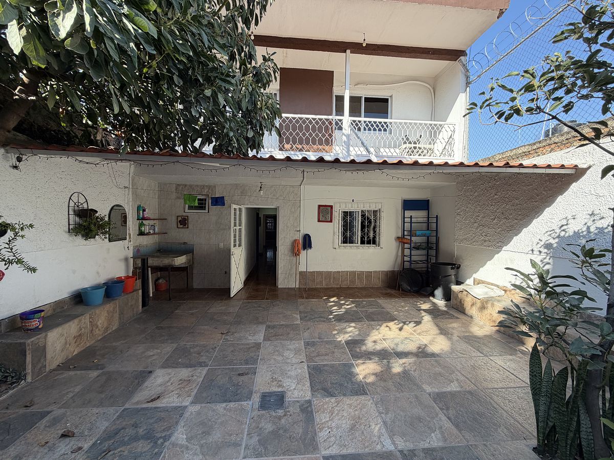 24 de 49: Fachada Posterior