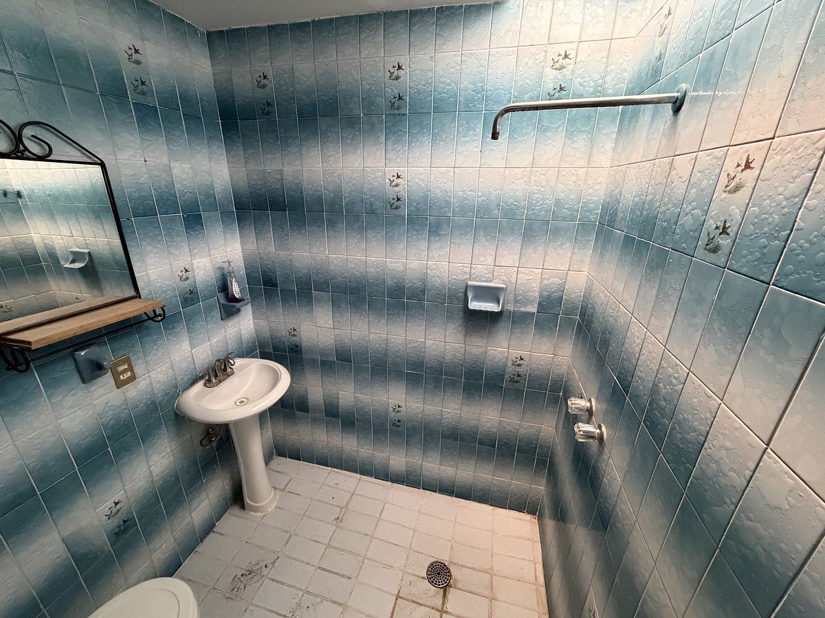 43 de 49: Baño Planta Alta