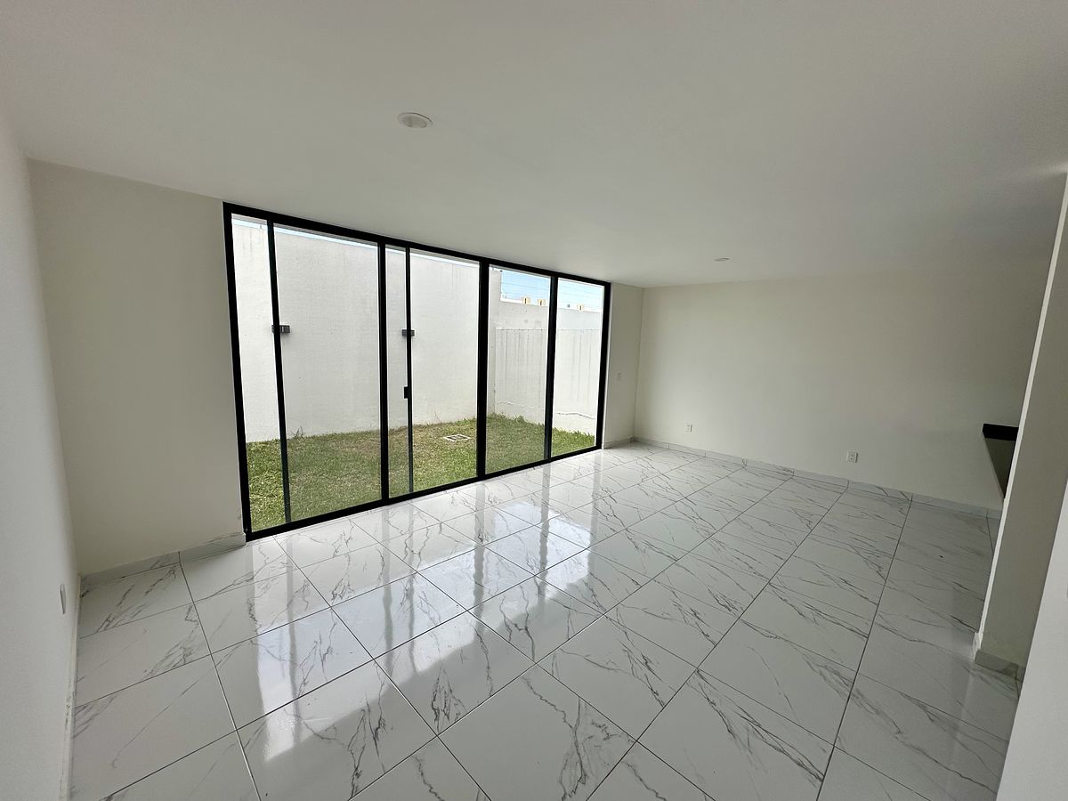 5 de 23: AREA DE SALA