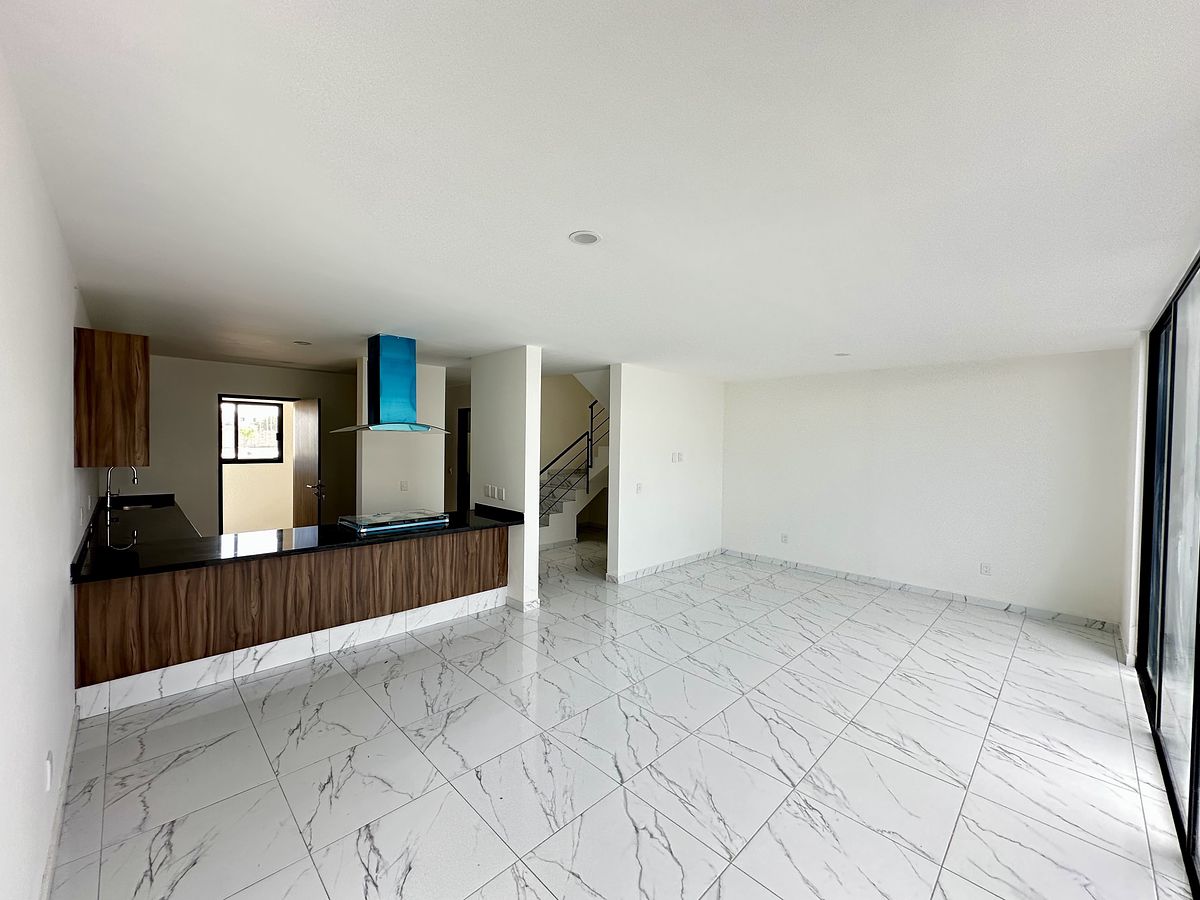 7 de 23: AREA DE COMEDOR