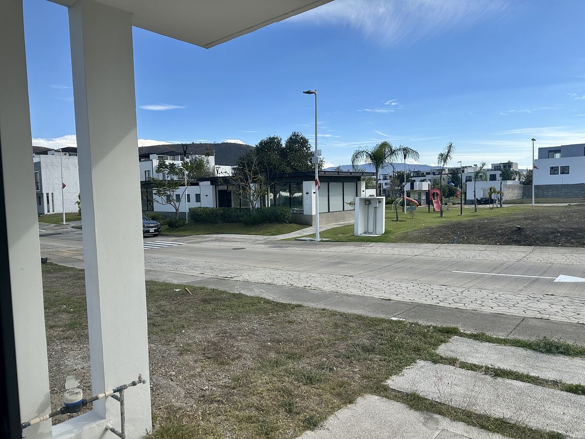 3 de 20: CASA FRENTE CASA CLUB