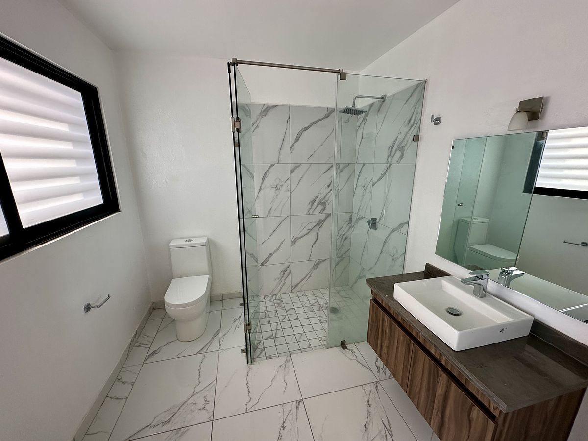 14 de 20: BAÑO RECAMARA PRINCIPAL