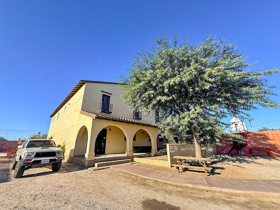 En venta edificio corporativo/ oficina en Ex Ejido Zacatecas (Mexicali B.C.)