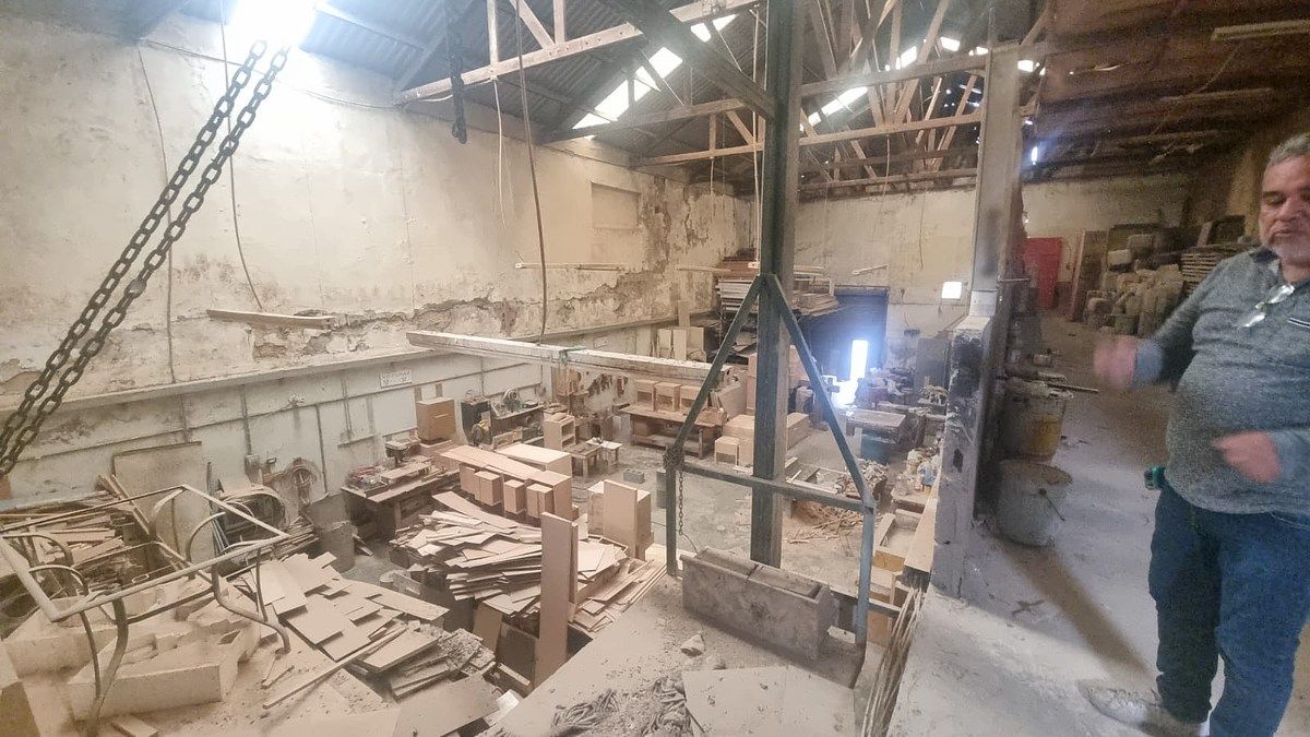 2 of 9: área de pintura en planta alta