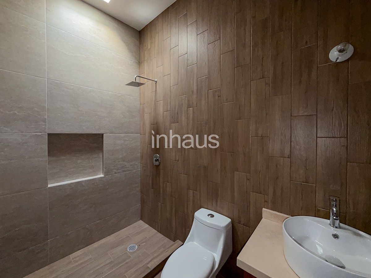 21 de 23: BAÑO COMPLETO 2