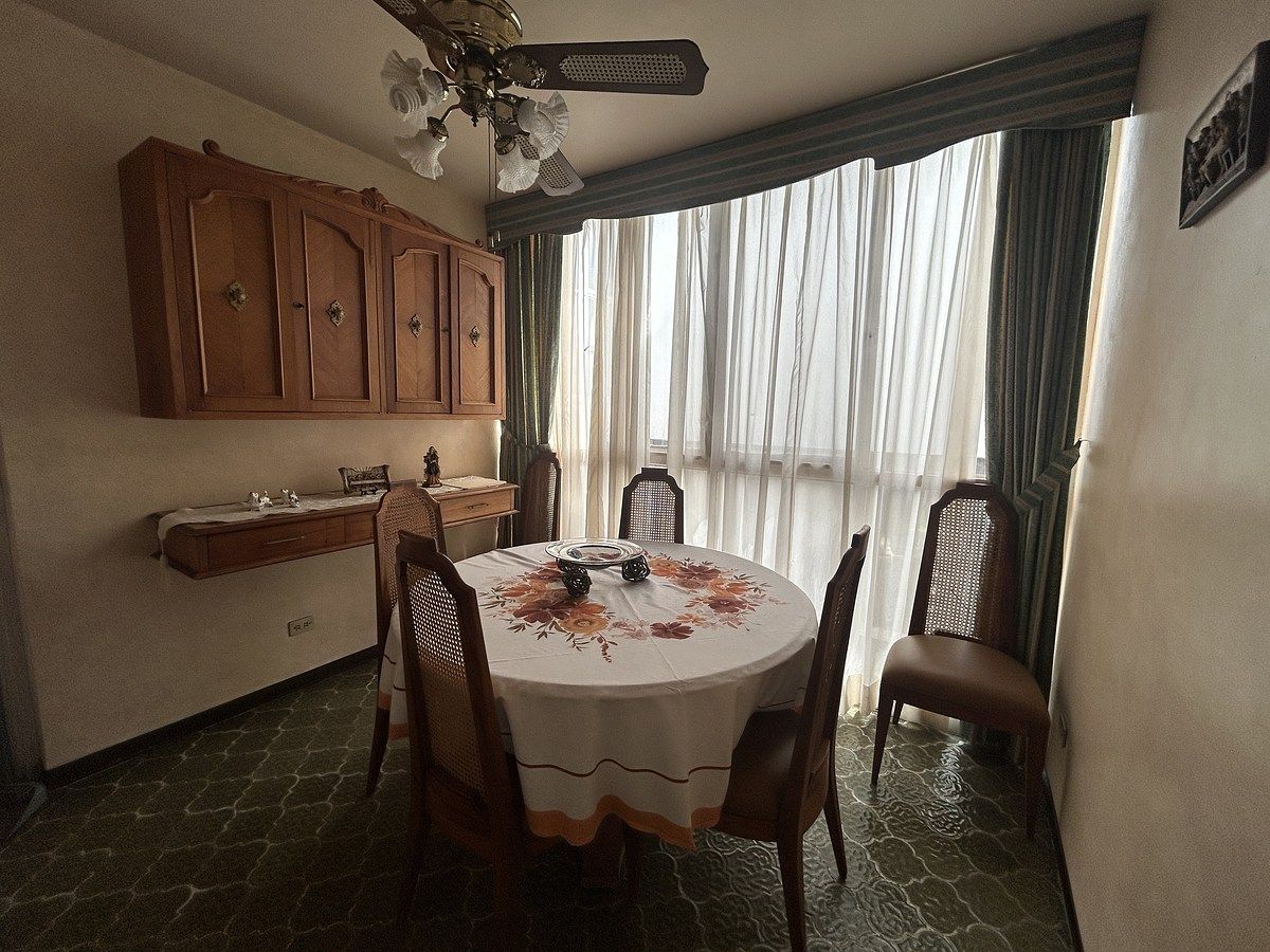 11 of 14: Antecomedor