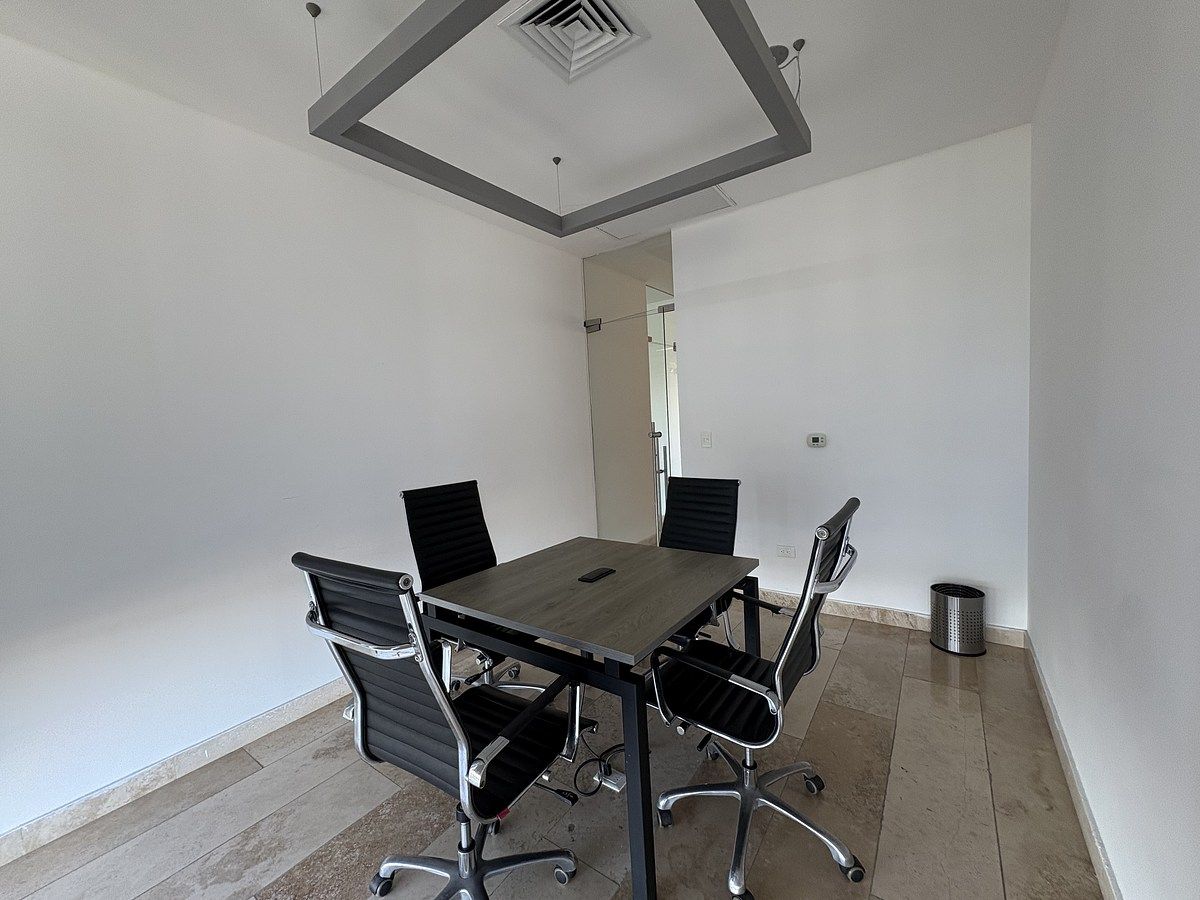 12 de 19: Sala de juntas C