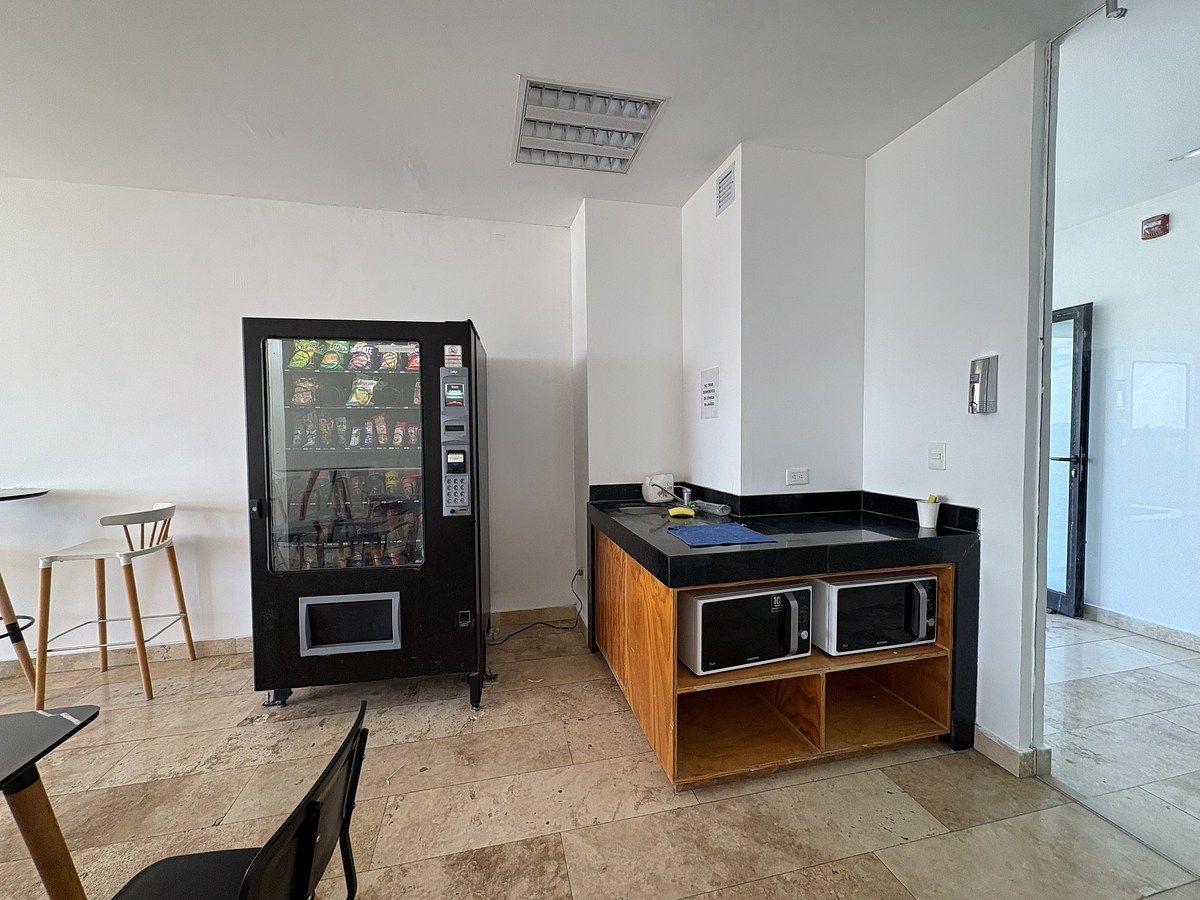 18 de 19: Comedor/vending