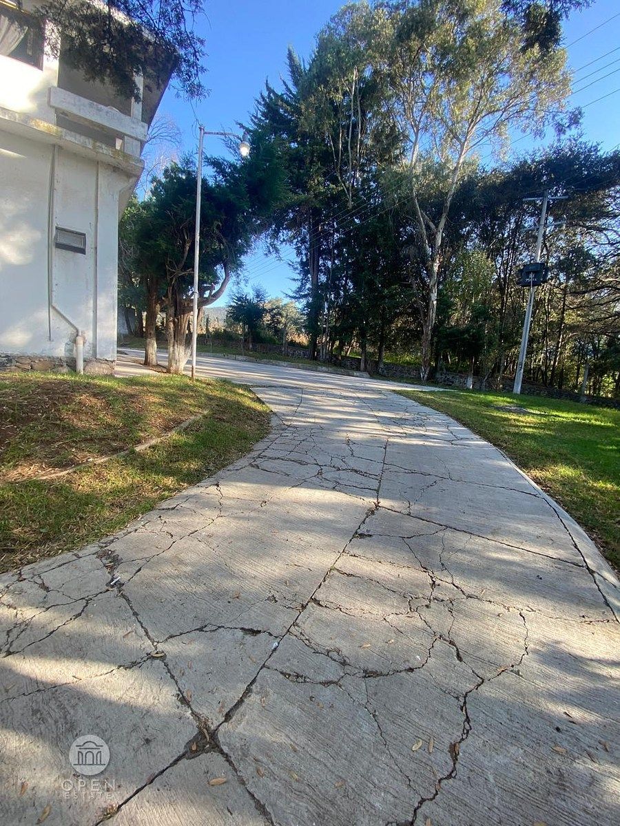 27 de 45: CAMINO ACCESO A BODEGA