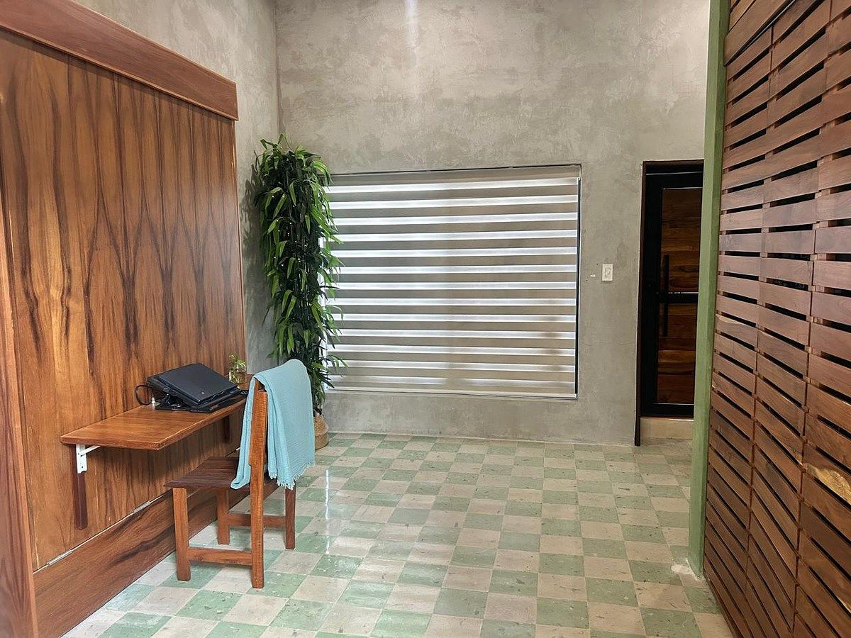 13 of 20: recibidor, Recamara para Huespedes ; oficina