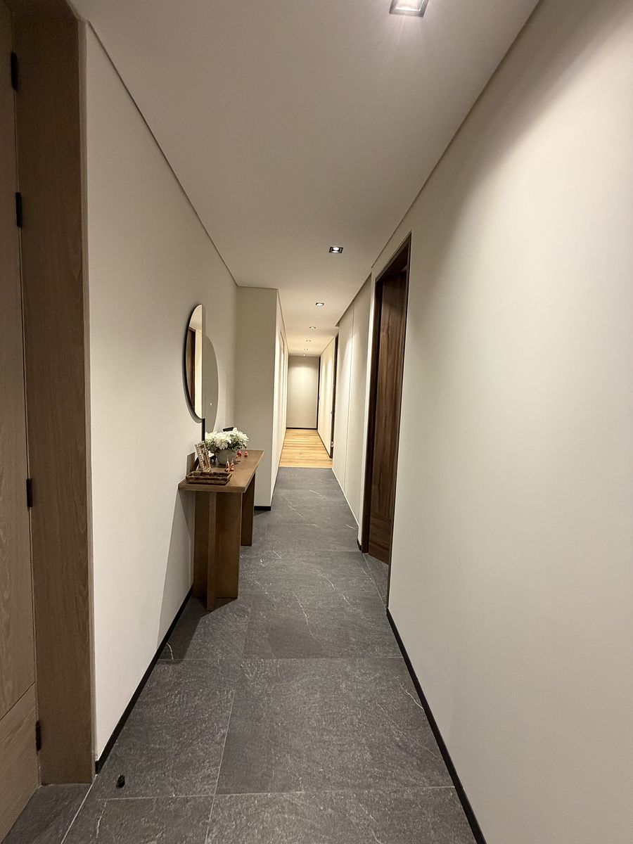 8 de 21: pasillo hacia recamaras