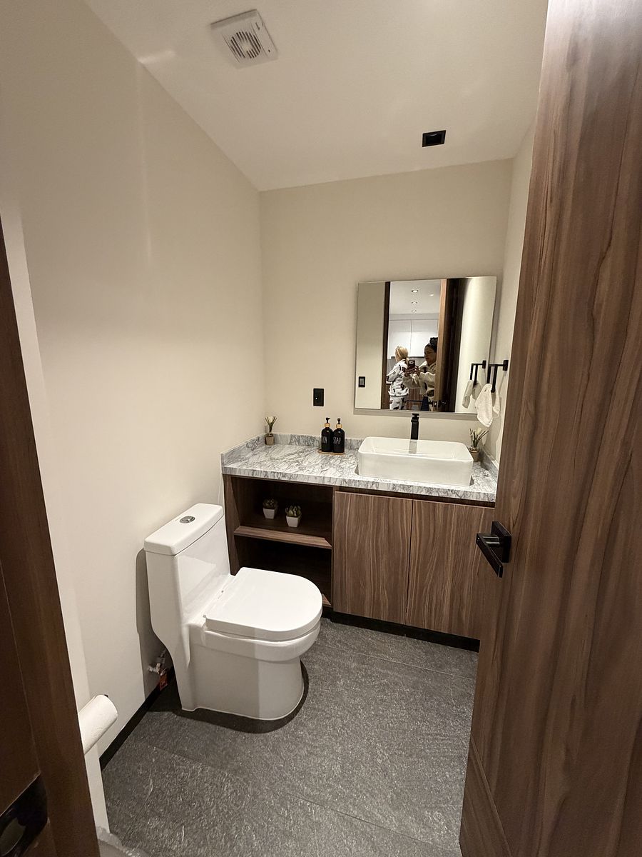 19 de 21: baño visitas