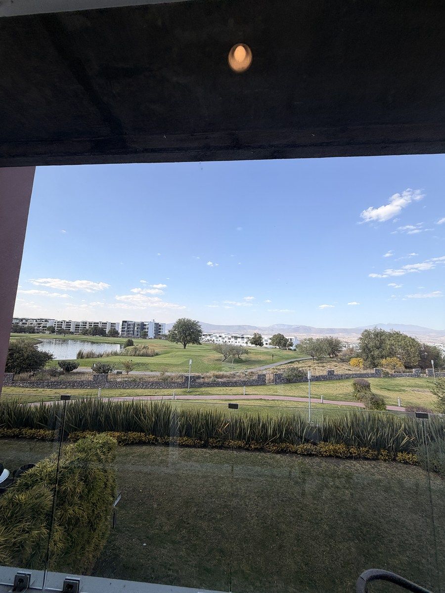 7 de 16: Vista desde balcón recámara y estancia.