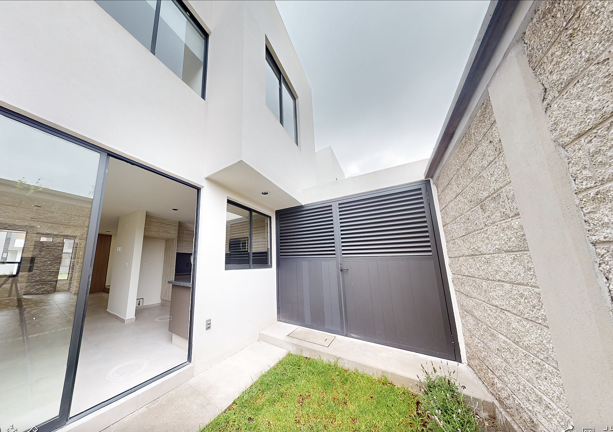 8 de 19: JARDÍN / ESPACIO DE LAVADO