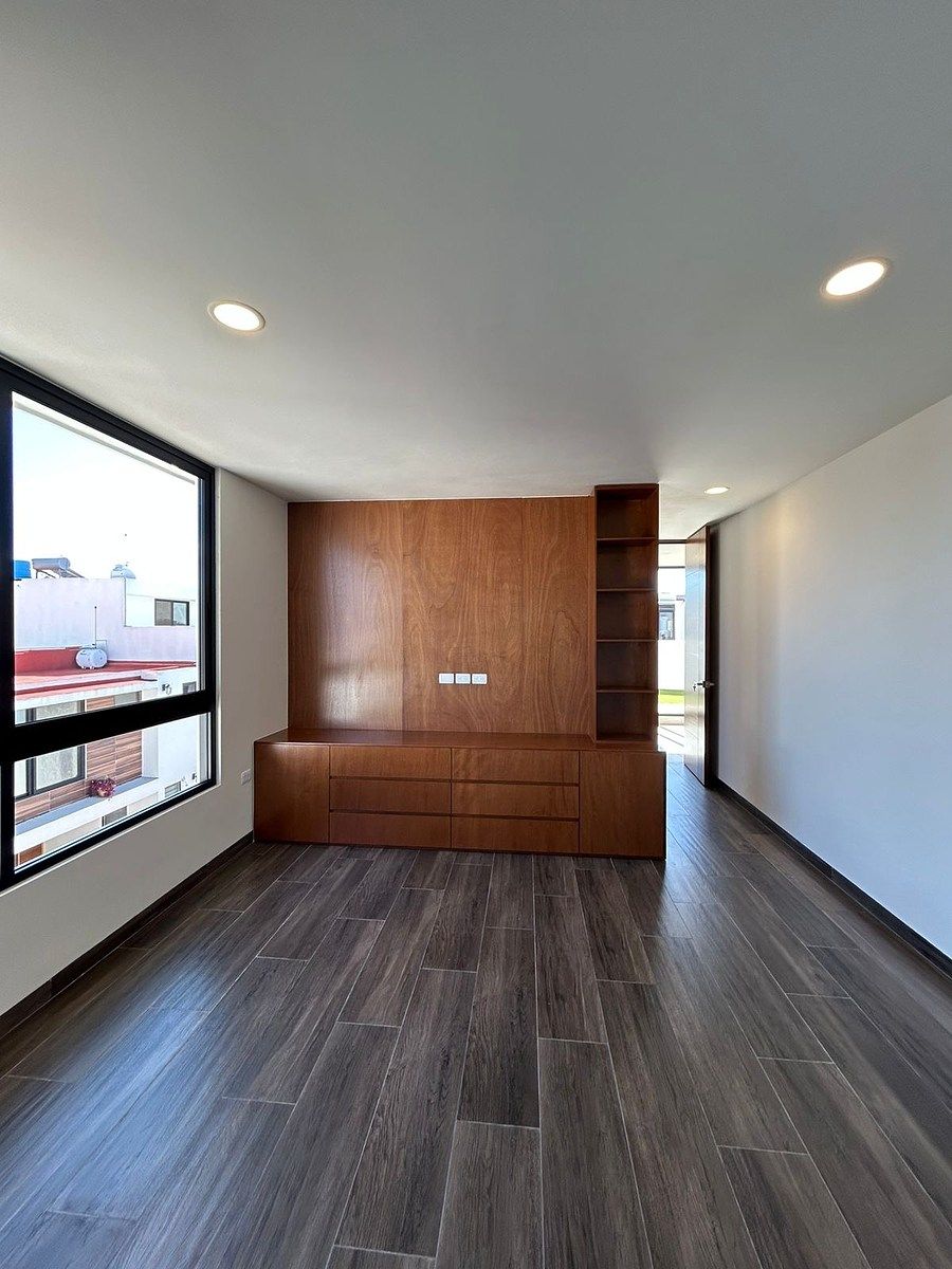 16 de 18: 4a habitación en 3 er nivel