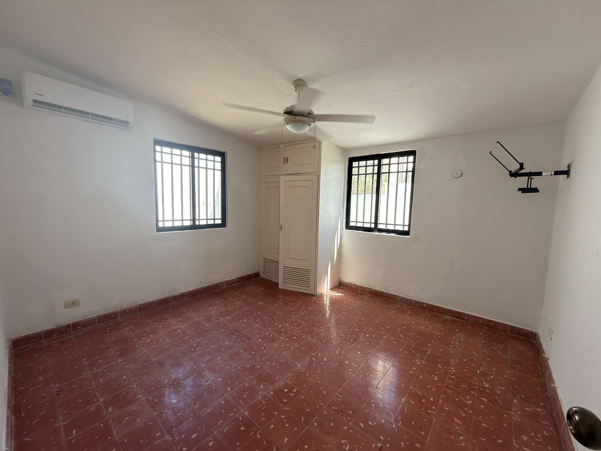 8 de 12: Cuarto 3 con AC