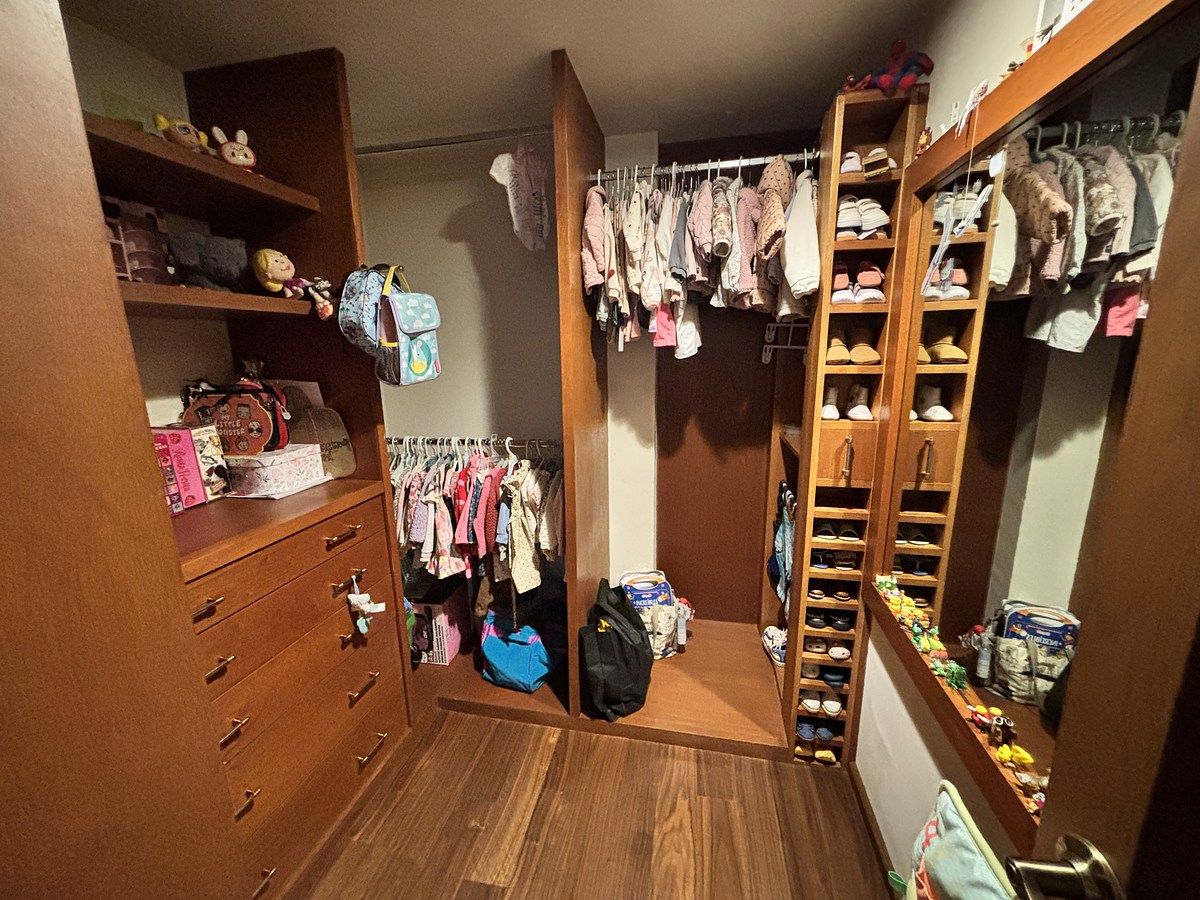 16 de 34: Walk in closet recámara secundaria 1