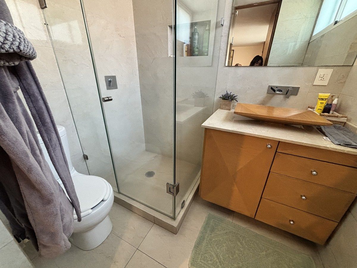 21 de 34: Baño completo recámara secundaria 2