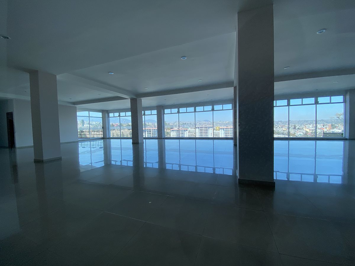 27 of 30: salon de eventos 2