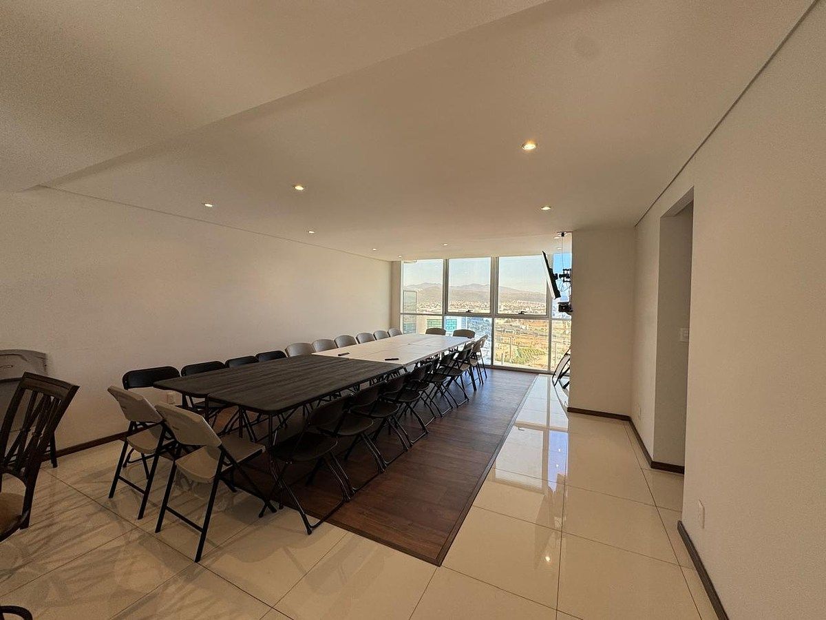 2 de 18: Sala-comedor